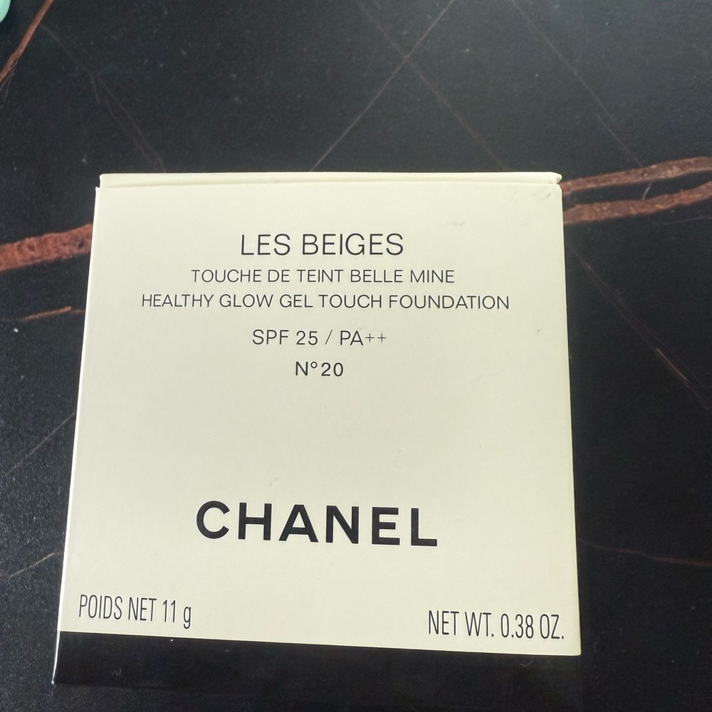 CHANEL Les Beiges Healthy Glow Foundation - Cream